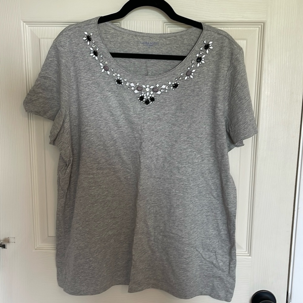 Laura Scott. Size XL. Jewel detail
